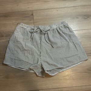 High Waist Black and White Shorts with Elastic Waistband
